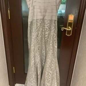 BEAUTIFUL FORMAL GOWN